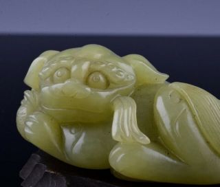 RARE & SUPERBLY CARVED CHINESE YELLOW JADE FU LION MYTHICAL BEAST FIGURE w STAND 6