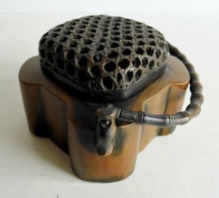 UNUSUAL AND VERY RARE ANTIQUE CHINESE BRONZE HAND WARMER - SEAL MARK ON THE BASE 2