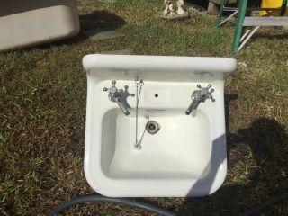 ANTIQUE CAST IRON CLAW FOOT BATH TUB AND SINK SET 6