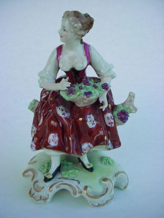 Circa 1900 GERMAN DRESDEN VOLKSTEDT Porcelain Lady ' s Figurine 2