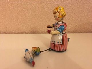 Vintage 1950 ' s Girl Feeding Chickens Tin Wind - Up - TPS - Japan C9 4