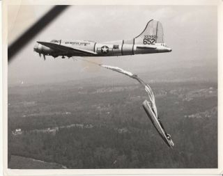 Wwii Usaf 8x10 Photo B - 17 Bomber Drops Motor Boat By Parachute 144