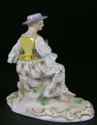 Meissen Figure 2281 - ' Girl with Chicken and Egg Basket '.  Late 19th Century 4