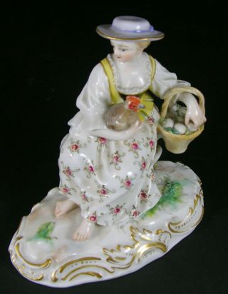 Meissen Figure 2281 - ' Girl with Chicken and Egg Basket '.  Late 19th Century 5
