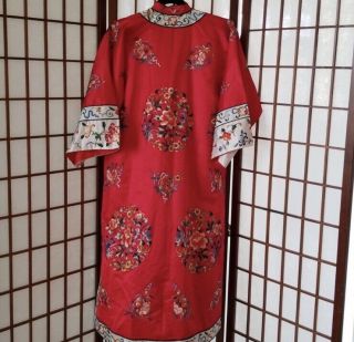 Vintage Antique Asian Chinese Floral Embroidered Red Silk Petite Robe Kimono 4