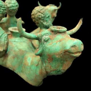 RARE ANCIENT ROMAN BRONZE OIL LAMP WITH 3 BUSTS AND 3 BULLS HEAD - 200 - 400 AD 3