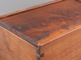 Antique Early - 19thC Pennsylvania Primitive Dovetailed Figured Walnut Candle Box 3