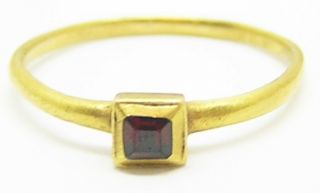 Rare 16th century Renaissance gold finger ring set with dark red ruby 6