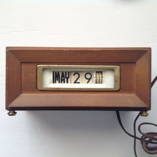 Numechron Tymeter Model 860 Electric Pennwood Calendar Television Clock Rare