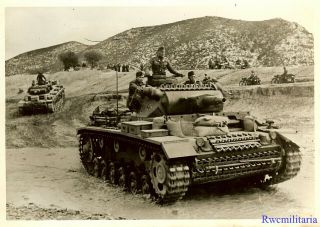 Press Photo: Awesome German Afrika Korps Pzkw.  Iii Panzer Tanks On Move; Tunisia
