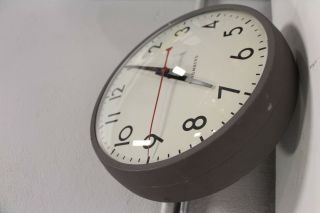 StromBerg Vintage Gray Metal Clock w/Synchron Motor USA Made120V 2 12 