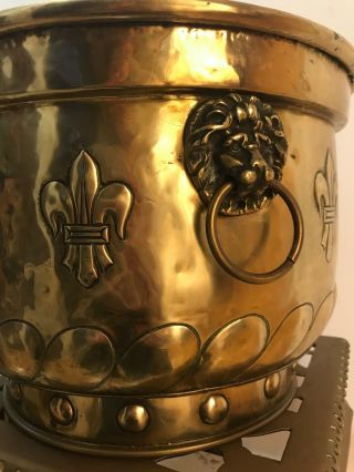 Large Antique Arts & Crafts Embossed Brass Armorial Jardiniere/planter 2
