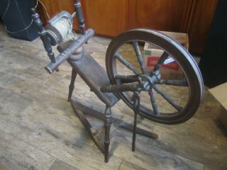Antique Wooden Spinning Wheel Needs A Repair Not Refinished Needs Cleaning