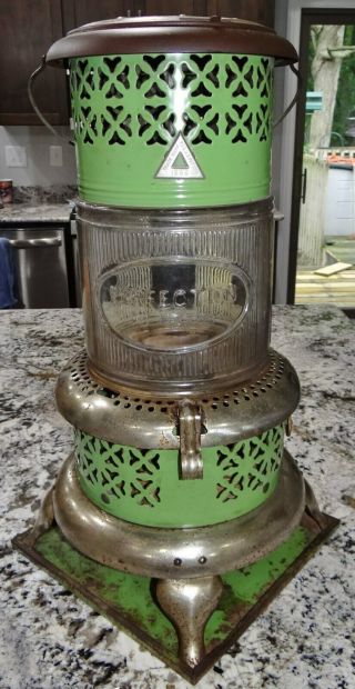 Perfection Oil Heater 1686 Green Enamel Firelight Pyrex Glass Globe Vtg Antique