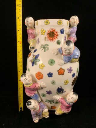Chinese Antique Famille Rose Porcelain Vase With six kids and Qing dynasty mark 8
