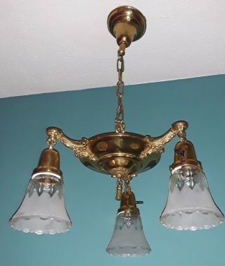 Antique Brass Hanging Ceiling Light Fixture Chandelier With 3 Lights