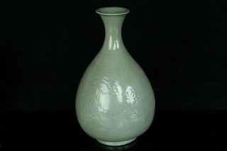 MAY072 KOREAN GORYEO DYNASTY CELADON PORCELAIN GRASS ENGRAVING BOTTLE VASE 3