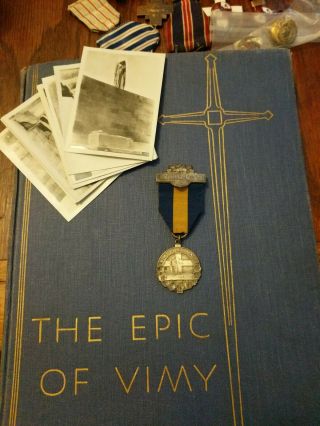 Vimy Ridge 1936 Pilgrimage Medal & Rcl " The Epic Of Vimy " Souvenir Boik