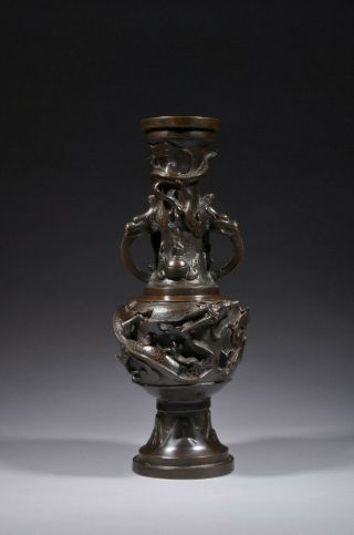 Impressive antique Chinese bronze altar vase,  Ming dynasty 4