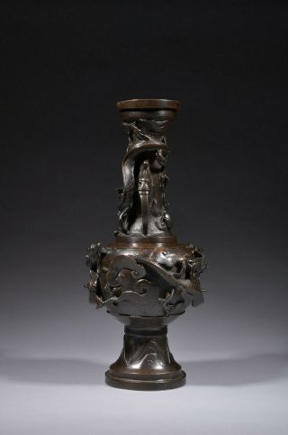 Impressive antique Chinese bronze altar vase,  Ming dynasty 5