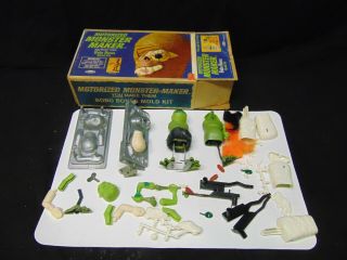 Vintage Topper Motorized Monster - Maker Bobo Bones Mold Kit 6749 - 0011 Usa