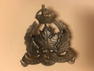Canadian Air ForceNCO ' s cap badge from the 2nd issue (with motto) of insignia 2