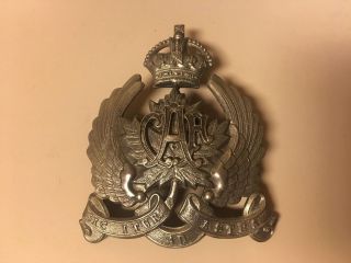 Canadian Air ForceNCO ' s cap badge from the 2nd issue (with motto) of insignia 3