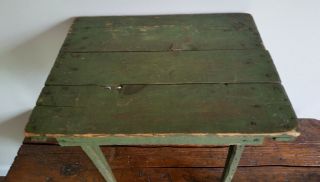 ANTIQUE PRIMITIVE CHILD ' S TOY DOLL TABLE.  OLD GREEN PAINT.  AAFA 2