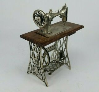Sacchetti Silver miniature model of a treadmill sewing machine with moving parts 11
