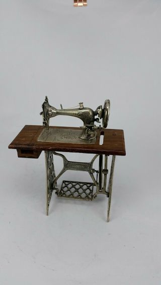 Sacchetti Silver miniature model of a treadmill sewing machine with moving parts 5
