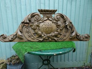 Early 18thc Very Large Wooden Oak Pediment With Leaves & Date C1719