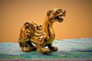 17th Century,  GILT Bronze CHINESE Pixiu Creature PAPER WEIGHT Bixie 貔貅 Feng Shui 11