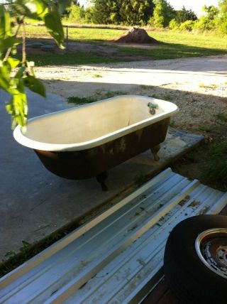 Antique Claw Foot Bath Tub Cast Iron with Clawfoot Design.  Large 4