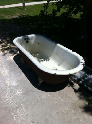 Antique Claw Foot Bath Tub Cast Iron with Clawfoot Design.  Large 7