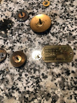 I ' ed WW2 US Medal And Pin Grouping With Dog Tag Estate Find 12