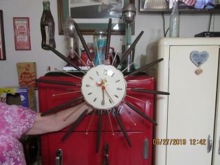 Mid Century Atomic Star Burst Lux Electric Wall Clock And Ke