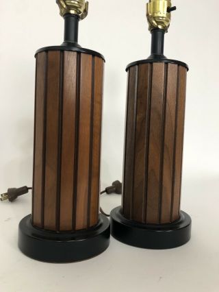 2 Mid Century Modern Gruvwood Table Lamp Pair Fiberglass Caned Double Shade 3