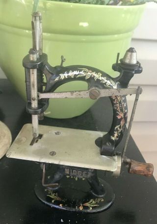 Antique Foley &williams Midget Hand Crank Toy Miniature Cast Iron Sewing Machine