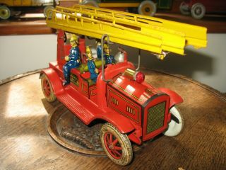 TIPPCO FIRE ENGINE LADDER TRUCK GERMANY TINPLATE TOY WIND UP VINTAGE TIN no car 4