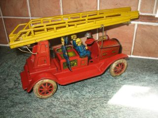 TIPPCO FIRE ENGINE LADDER TRUCK GERMANY TINPLATE TOY WIND UP VINTAGE TIN no car 8