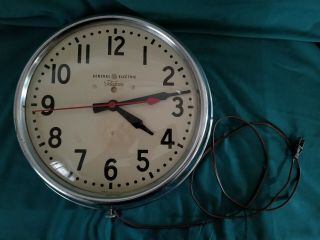 Vintage General Electric Bakelite School Wall Clock 14 - 1/2in.  1ha1612 Chrome