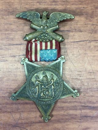 Vintage 1866 American Collectible U.  S.  Civil War G.  A.  R.  Campaign Service Medal