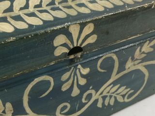 Antique Pennsylvania Folk Art Blue Painted And Decorated Tin Trinket Box 10