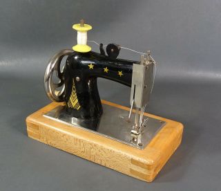 Rare Casige Germany British Zone Child ' s Sewing Mashine Toy Case Black Gold 7