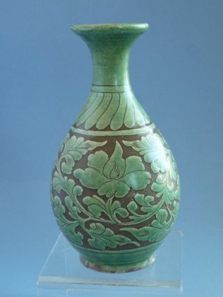 Chinese Song Dynasty (ci Zhou) Carved Green Glazed Vase