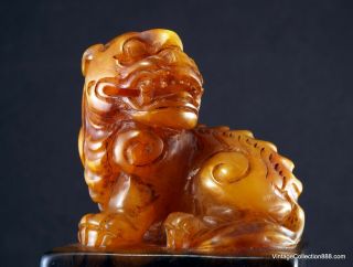 Very Rare and Old Chinese Shoushan Seal Foo Dog,  natural Shoushan stone,  bicolor 9