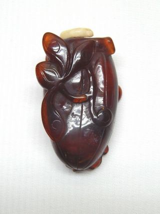 Antique 19th C.  Chinese Hand Carved Amber Snuff Bottle / Qing Dynasty 2
