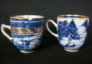 13x PIECE 18th C CHINESE EXPORT BLUE AND WHITE TEA BOWL CUP SAUCER DISH VASE A/F 9