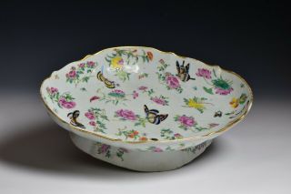 19th Century Chinese Export Famille Rose Porcelain Footed Serving Platter