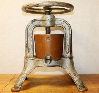 Antique Duck Wine Fruit Culinary Press Cast Iron W/ Tinned Copper Pot Restaurant